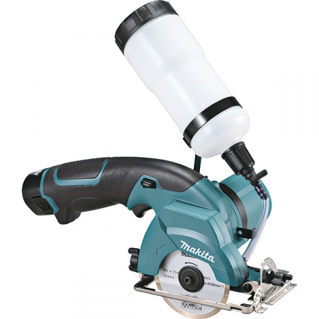 Аккумуляторная дисковая пила Makita CC 300 DWE